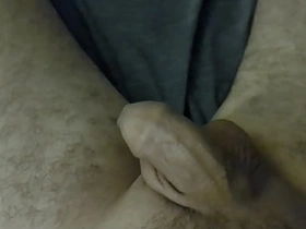 睡不着还不如自摸 korean gay porn big dick