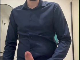 性感老爹对着镜子手淫 japan stop time gay porn