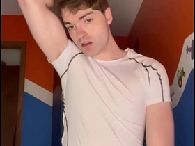 非法入室顺便爆操这个小骚货的屁眼 chinese and indian gay porn