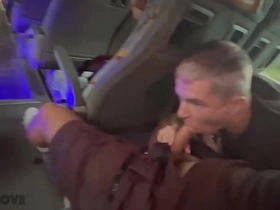 公交车上陌生人的口活和酒店里的爆浆 daddy gay hot porn