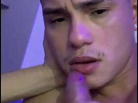 给年轻小伙口交射他满嘴 chinese gay porn hd