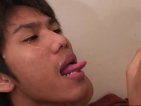 亚洲嫩男无套双人吹箫后撒尿 hunk chinese gay porn