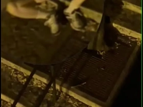 业余少年街头打飞机被偷拍 遭胁迫口交但成功逃脱 jin gay japan porn