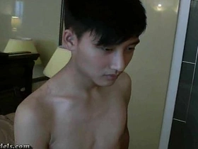 亚裔少年射精后淋浴 hot interracial gay porn