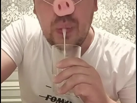 这个俄国基佬有瘾: 就爱嘴里新鲜精液的味道! gay sex singapore porn