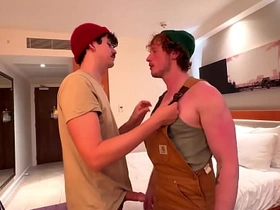 肌肉痴汉被言语调教 克里斯蒂安·亨特和乔纳·惠勒 chinese gay porn bareback