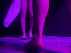 健身房公共淋浴间抓拍素人-一个硬了打飞机速射走人 另一个在撒尿 gay porn daddy hot