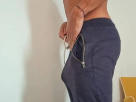 在酒店房间自慰并用大鸡巴顶弄 gay porn hot videos