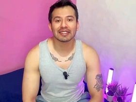 肌肉男搞上健身房搭档！无套狂操 还让他闻内裤 性爱实录 taiwan gay massage porn