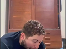 我把街上那个直男骗来给我口交 把他变成我的小骚货 hot gay fuck porn