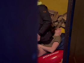 继父偷看继子和他男友躲起来做爱 hot black porn gay