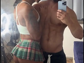 穿迷你裙的骚货被大鸡巴猛男干 gay porn coat japan