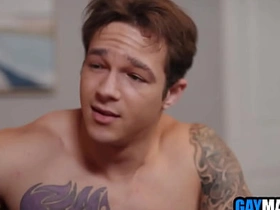 和大鸡巴哥们儿搞基 hot young muscle gay porn