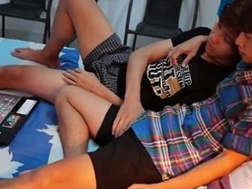 亚洲小鲜肉看片后欲火焚身 hot gay tube porn