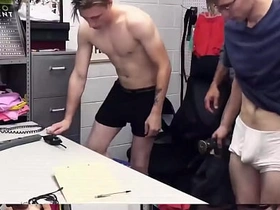 少年犯系列-叛逆小子扎克被淫荡警官深喉爆菊 hot turkish gay porn