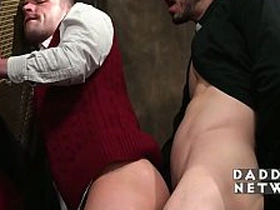 神父的淫穴新世界，展开了 twitter myanmar gay porn